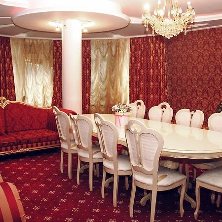 Hotel Gold Lion Chişinău Eksteriør billede