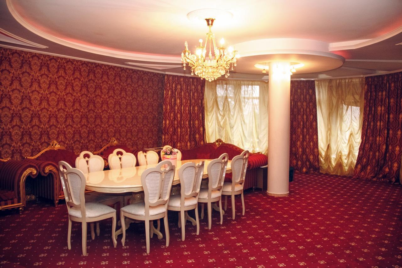 Hotel Gold Lion Chişinău Eksteriør billede