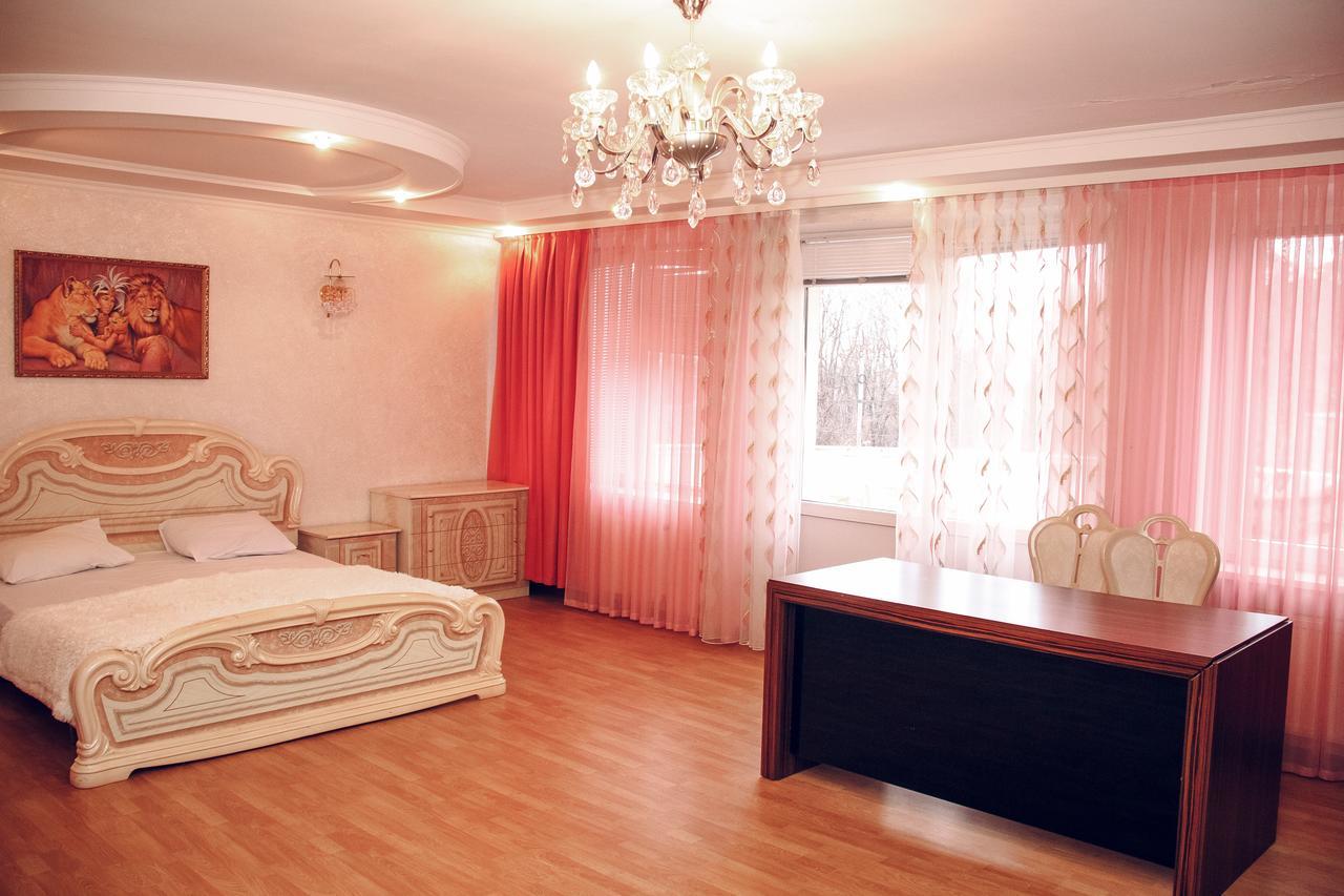 Hotel Gold Lion Chişinău Eksteriør billede