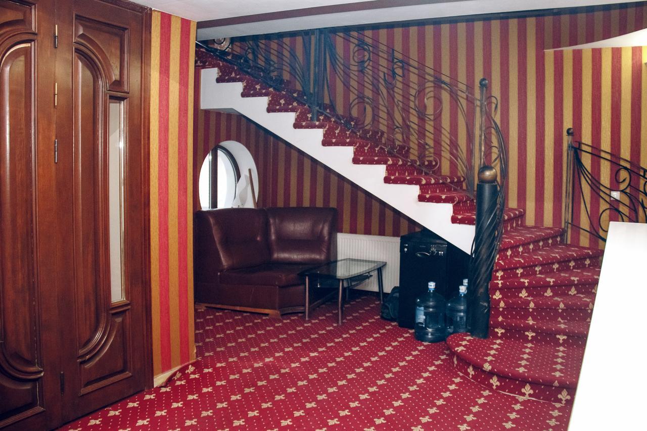 Hotel Gold Lion Chişinău Eksteriør billede