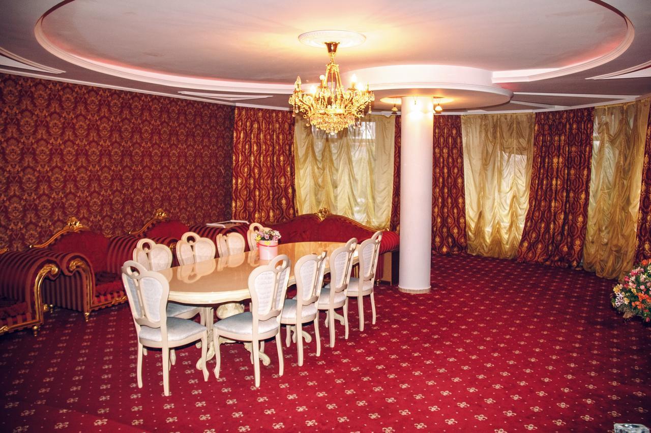 Hotel Gold Lion Chişinău Eksteriør billede