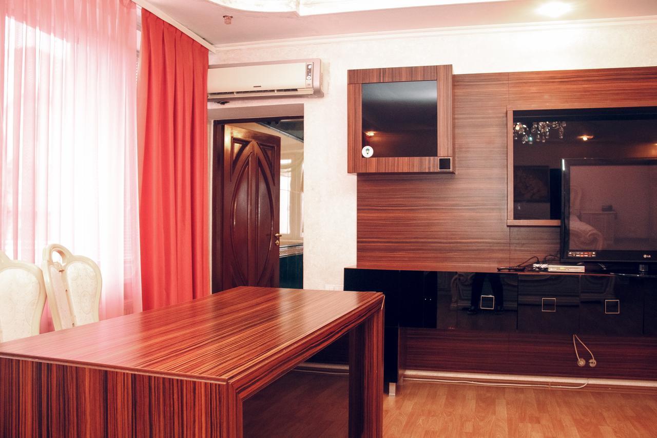 Hotel Gold Lion Chişinău Eksteriør billede