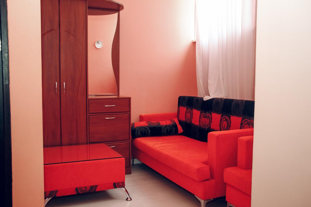 Hotel Gold Lion Chişinău Eksteriør billede