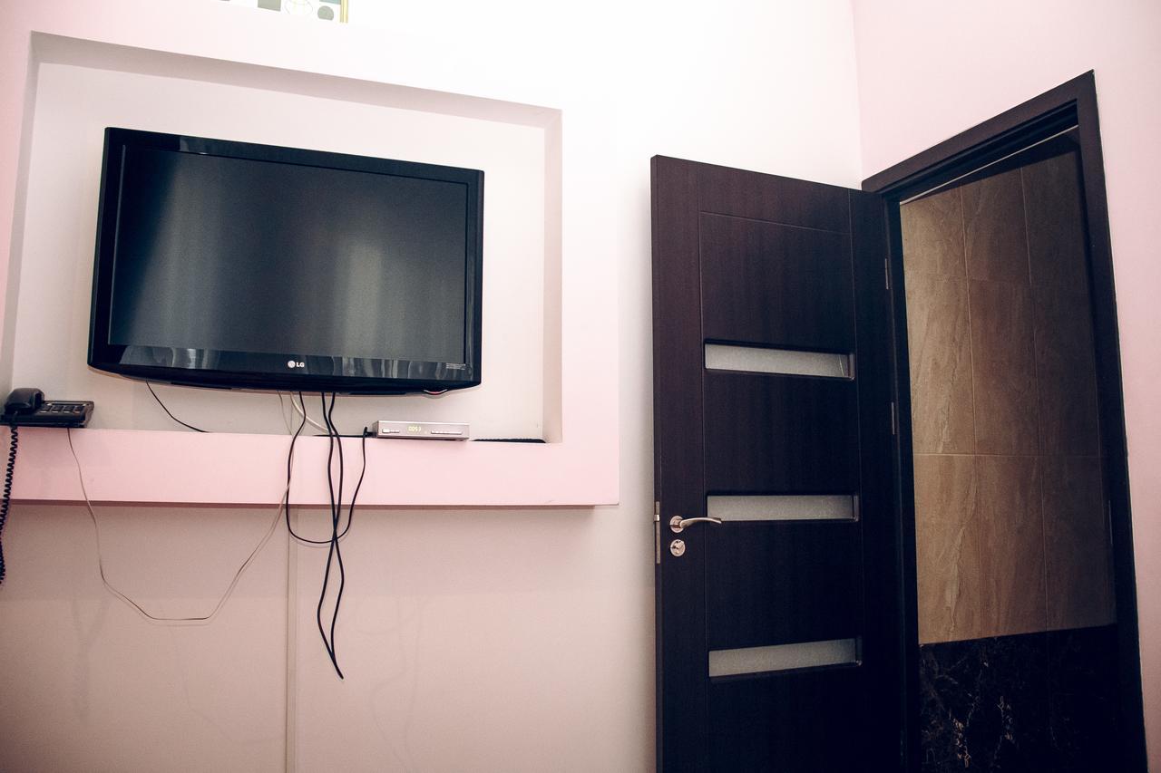 Hotel Gold Lion Chişinău Eksteriør billede