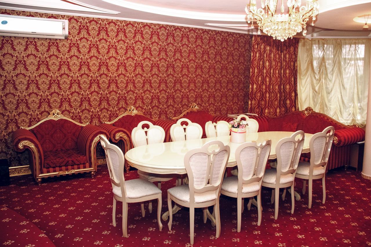 Hotel Gold Lion Chişinău Eksteriør billede